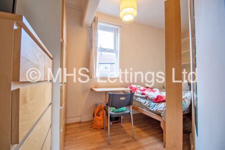 7 Bedroom End Terraced House for rent in The Village Street - Photo 4