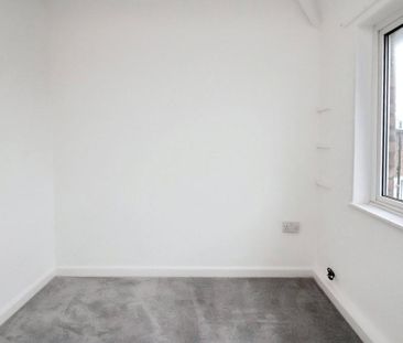 3 bedroom end of terrace house to rent - Photo 4