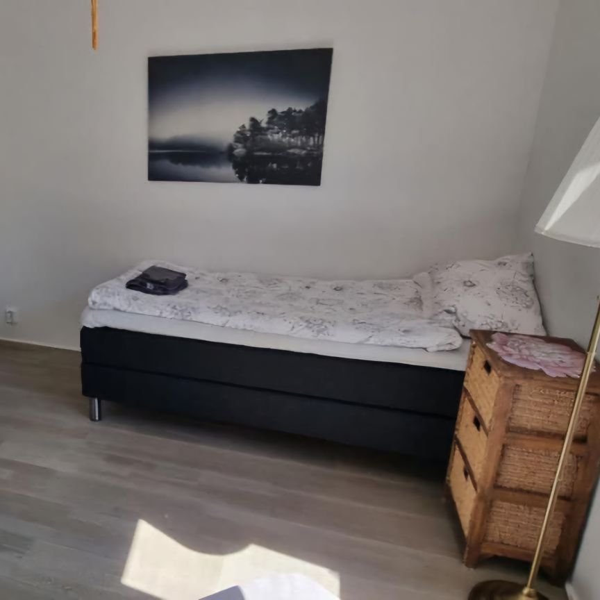 Hallbrosvägen, Visby - Photo 1