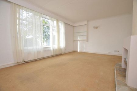 4 bedroom detached house to rent - Photo 3