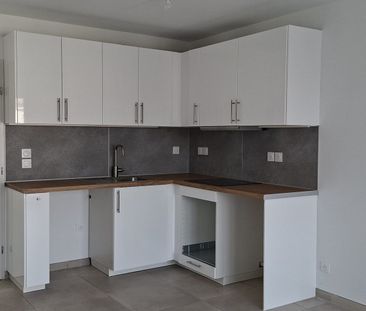 Location Appartement 3 pièces 61m² MARSEILLE 12ème - Photo 3