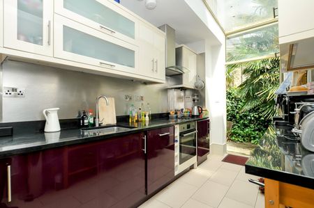 1 Bed Flat, Clissold Crescent, N16 - Photo 5