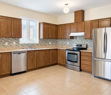 For Lease - 10 Armstrong Crescent Unit# Main Fl, Bradford West Gwil... - Photo 3