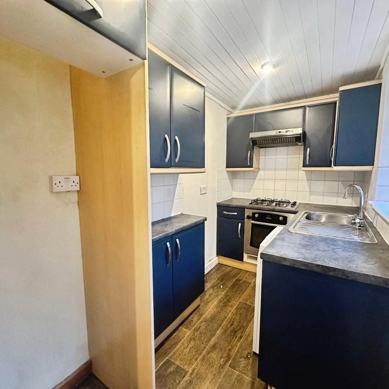 2 bedroom terraced house to rent - Photo 1