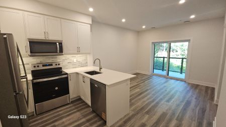 For Lease - 1100 Lackner Place Unit# 104, Kitchener, Ontario - Photo 2