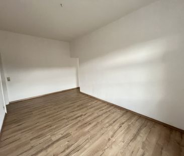 Stilvolles Ankommen im Erdgeschoss – wohnen im Herzen des Altbaus - Foto 1