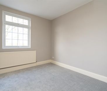 2 bed end of terrace house to rent in Lodge Road, Solihull, B93 - Photo 2