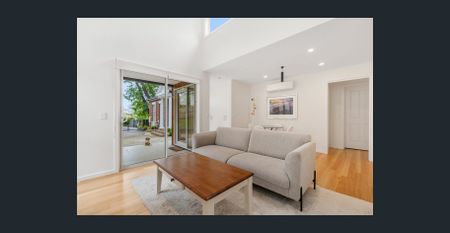 Fully Furnished Bright 2-Bedroom Home Plus Studio in Sandy Bay - Photo 4