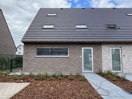 Nieuwbouwwoning met 4 slaapkamers en garage - Photo 4