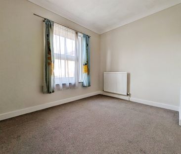 Station Road, Netley Abbey, SO31 - Photo 4