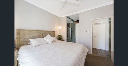 Walk to beach and relax and unwind after a busy day - Photo 3