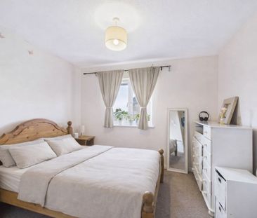 Lloyd Close, Cheltenham, Gloucestershire, GL51 - Photo 2