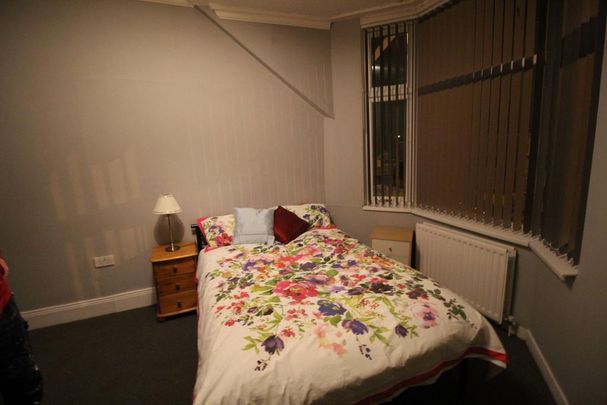 1 bedroom in a house share to rent - Photo 1