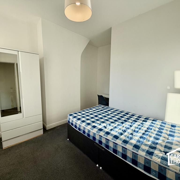 4 bedroom terraced house to rent - Photo 1