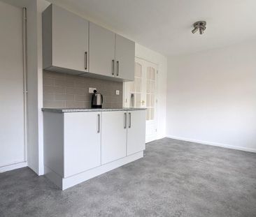 3 bedroom end of terrace house to rent - Photo 6