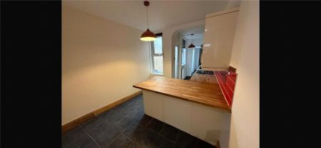 2 bedroom terraced house to rent - Photo 4