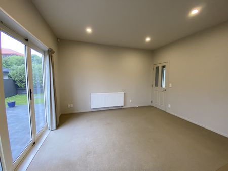 18 White Pine Avenue, Woodridge - Photo 2