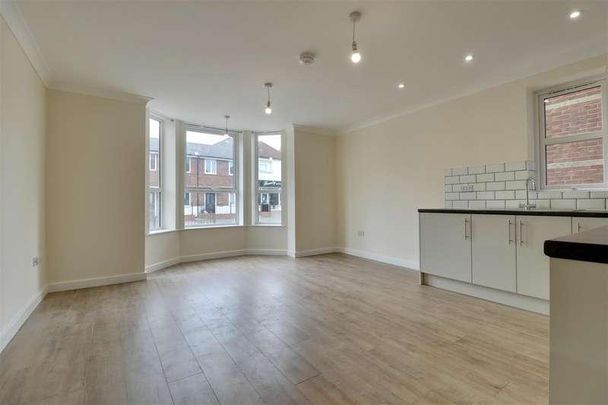 Brockhurst Road, Gosport - Photo 1