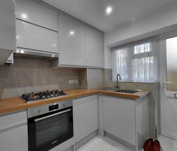 Orachard Court, Stonegrove, Edgware - Photo 1