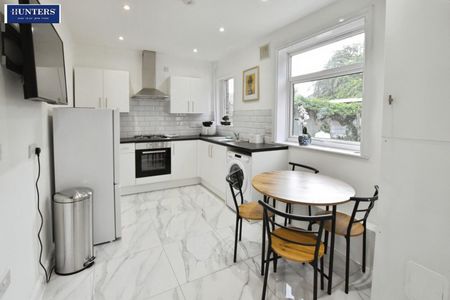 3 bedroom House To Let Total Size: 883 SQ FT - Photo 5