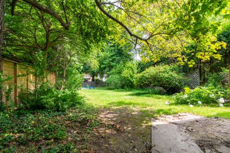 For Lease - 2 Aldbury Gardens, Toronto, Ontario - Photo 3