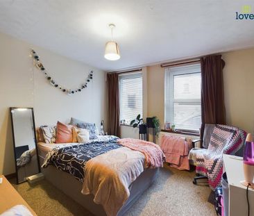 3 bedroom end of terrace house to rent - Photo 4