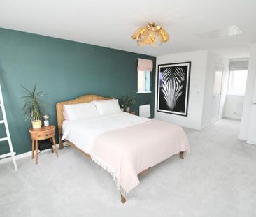 3 bedroom detached house to rent - Photo 4