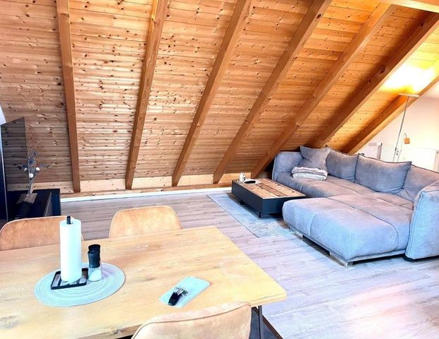 Neuwertige Wohlfühl-2,5Z-DG-Wohnung auf über 100qm Grundfläche - Photo 1