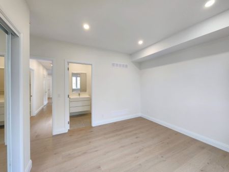 For Lease - 346 Lauder Avenue Unit# 2nd Fl, Toronto, Ontario - Photo 5