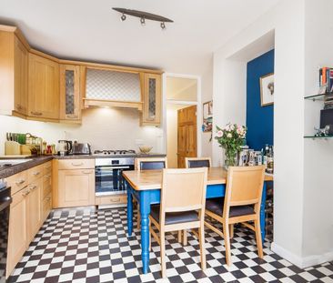 2 Bed Flat, Lydden Grove, SW18 - Photo 5