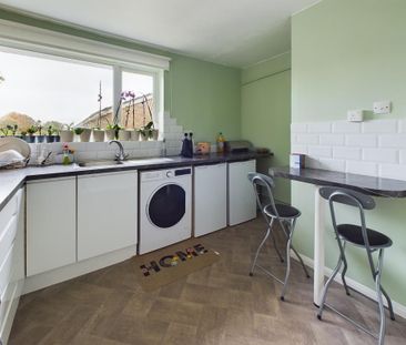 2 bedroom maisonette to rent - Photo 3