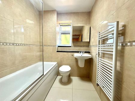 Redwood Close, Uxbridge, UB10 - Photo 3