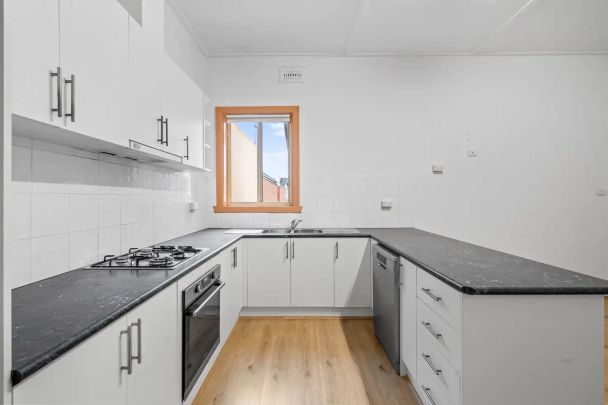 2/214 Como Parade West, Parkdale VIC 3195 - Photo 1