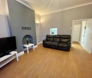 1 Bed Flat, Portland Road, B16 - Photo 2