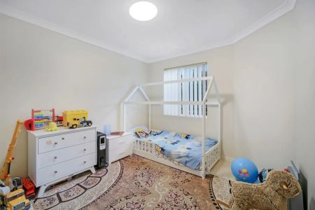 Great sized unit in Popular Location - Photo 3