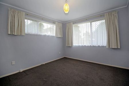3 bedroom in Ranui - Photo 5