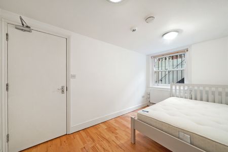 6 Bed Terraced House, Arlington Road, NW1 - Photo 2