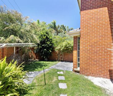 Neat 3-Bedroom Townhouse in a Prime Elsternwick Location - Photo 6