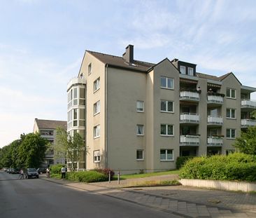 3-Zimmer-Wohnung in Düsseldorf-Rath (unrenovierte Übergabe) - Photo 2