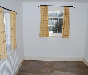 2 bedroom terraced house to rent - Photo 6