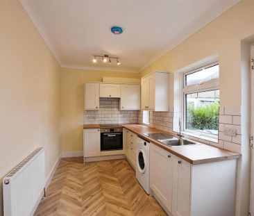 2 bedroom terraced house to rent - Photo 4