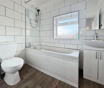 3 bedroom semi-detached house to rent - Photo 4