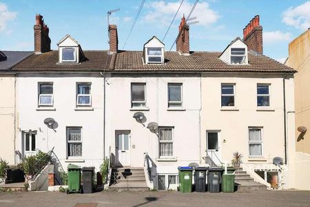 Ashford Road, BN21 - Photo 4