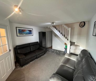 2 bedroom terraced house to rent - Photo 2