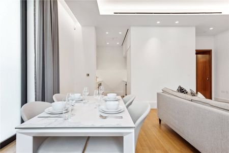 Stunning bright and spacious lateral one bedroom apartment with terrace, 24 hour concierge, swimming pool, gym and underground parking. EPC rating: B | Council Tax Band G - Photo 3