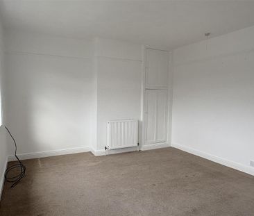 2 bedroom semi-detached house to rent - Photo 3