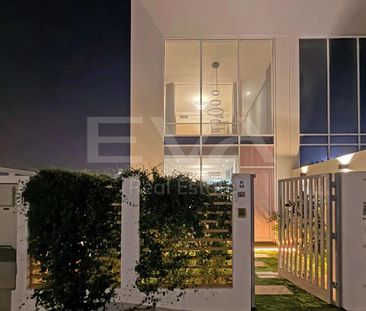 Corner Unit | Fully Furnished | Duplex Layout - Photo 3