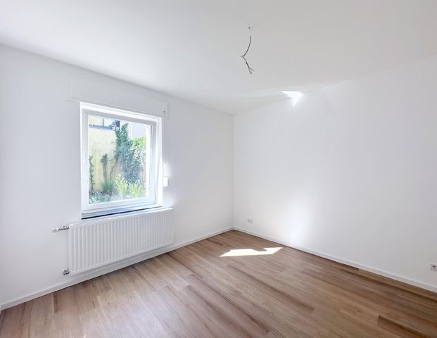 NEU RENOVIERETE 2-ZIMMERWOHNUNG ZU MIETEN! - Photo 1
