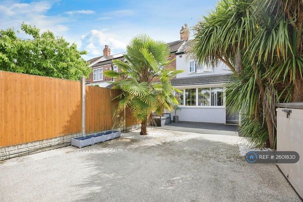 3 bedroom terraced house to rent - Photo 1