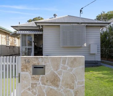 Fully renovated home in ideal location - Photo 1